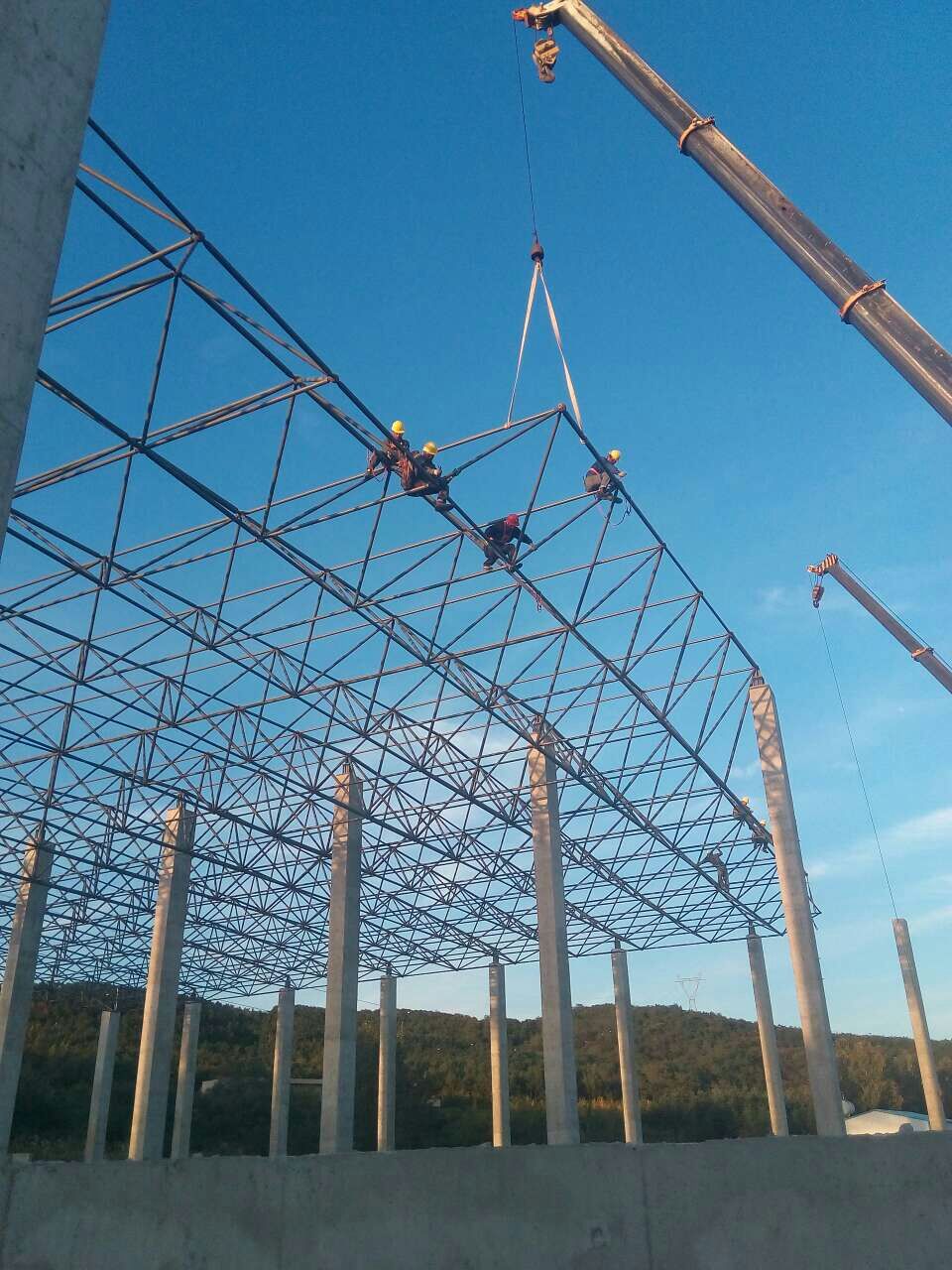 德令哈汪清物流园网架